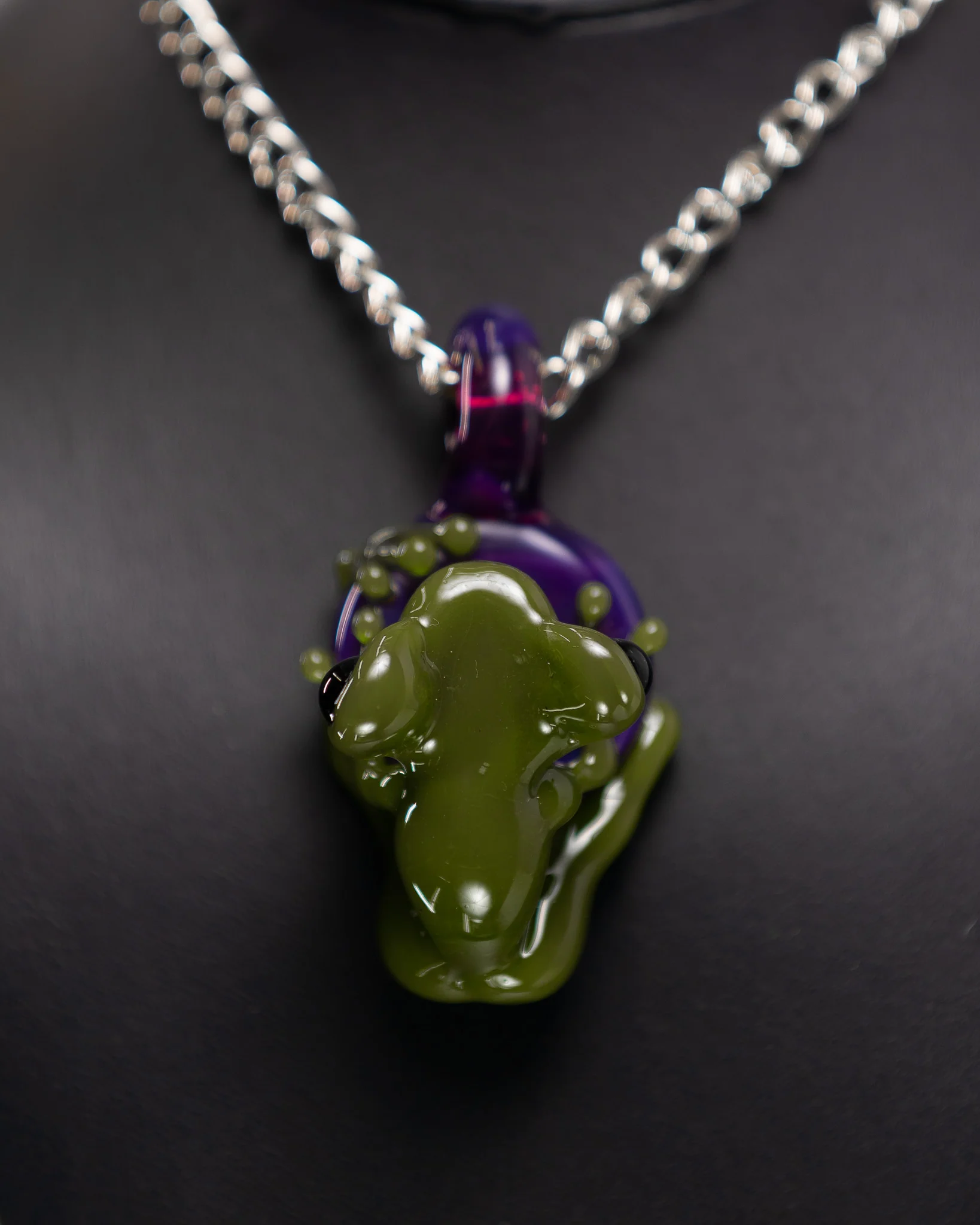 Stoney Chicken Glass - Frog Pendant - Purple - Image 2