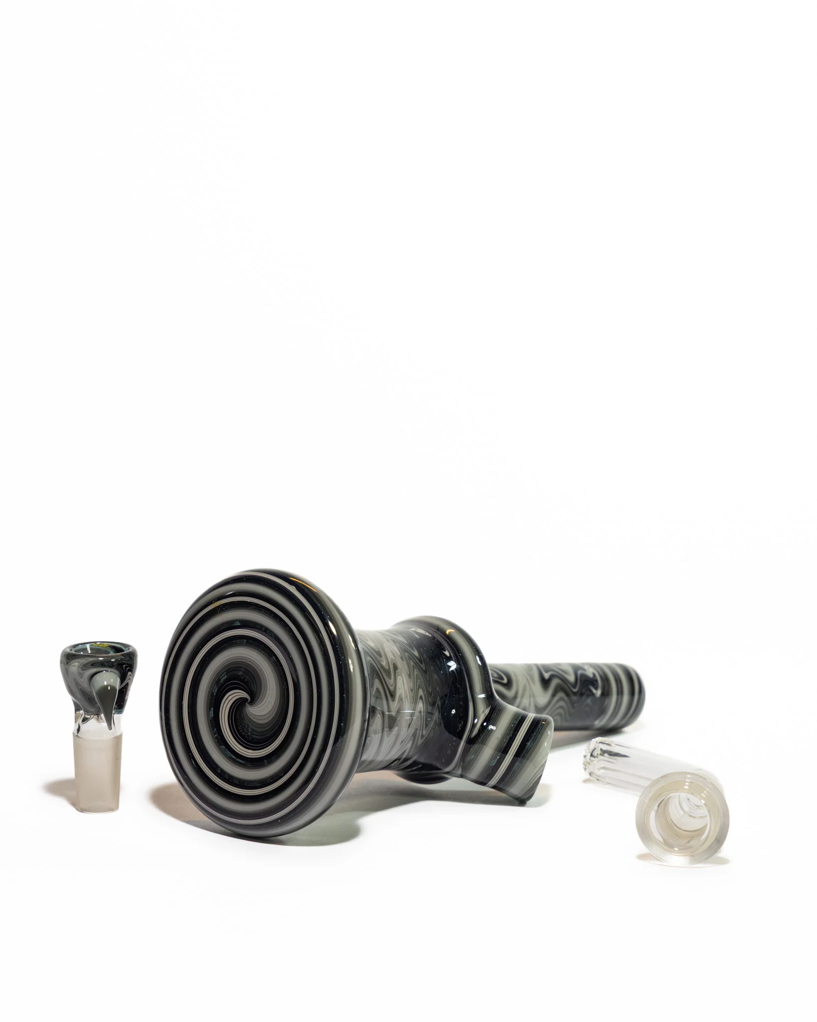 Gobs Glass - Re Wig-Wag Bong - Black & White - Image 10