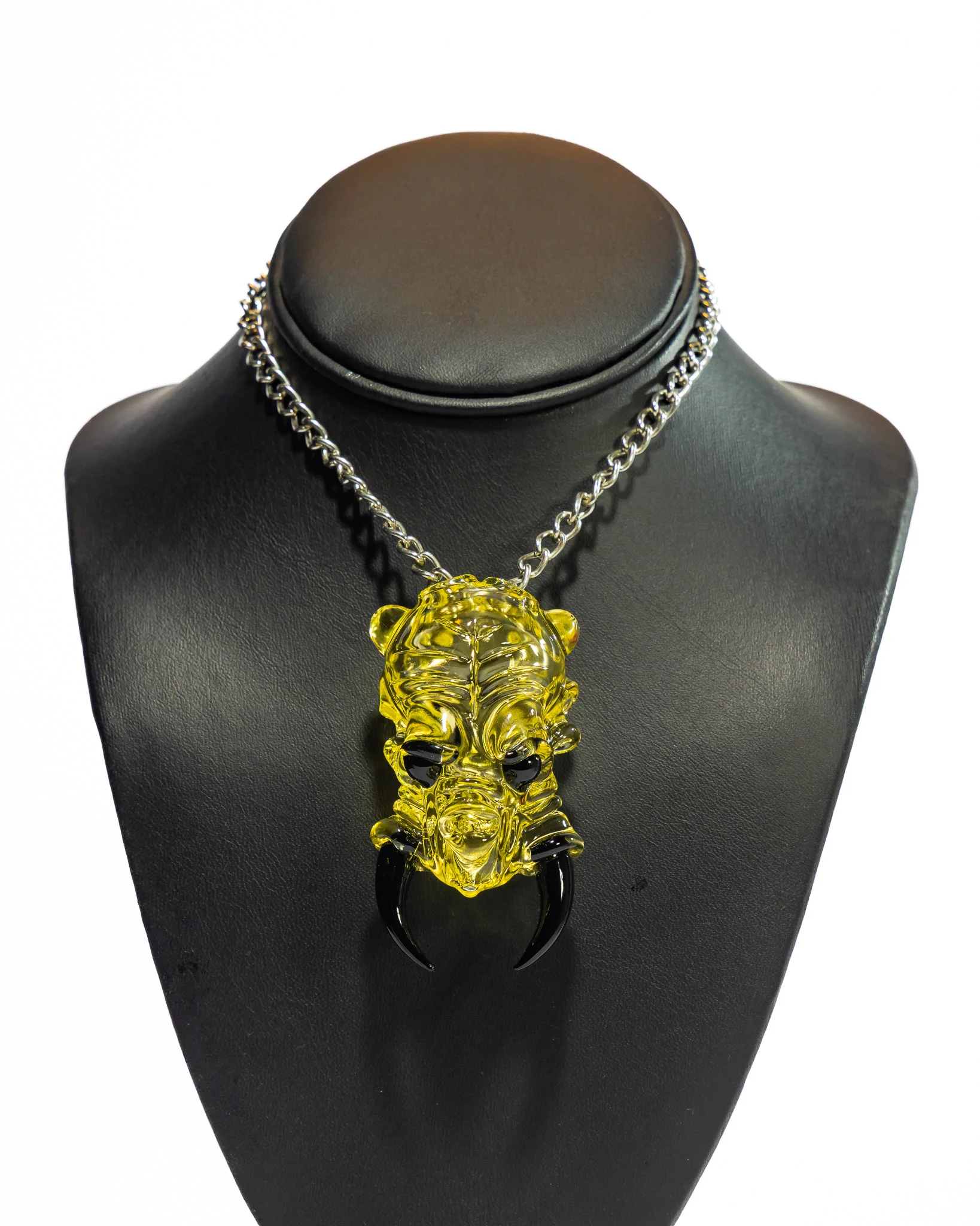 Shuhbuh - Head Pendant - Image 6